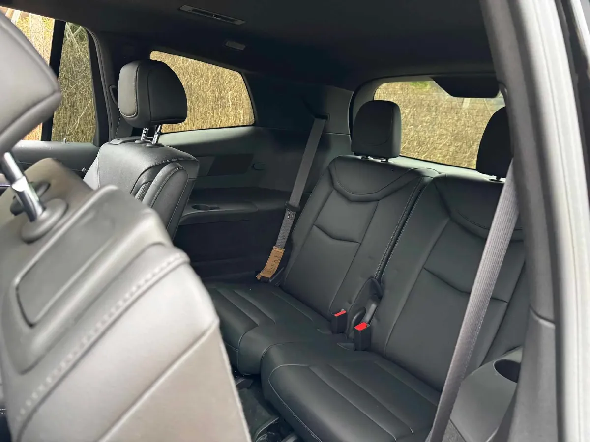 2022 Cadillac XT6 2.0T 237HP L4 9AT,autocango,china used car exporter,china ev exporter,chinese used car exporter,chinese used ev exporter