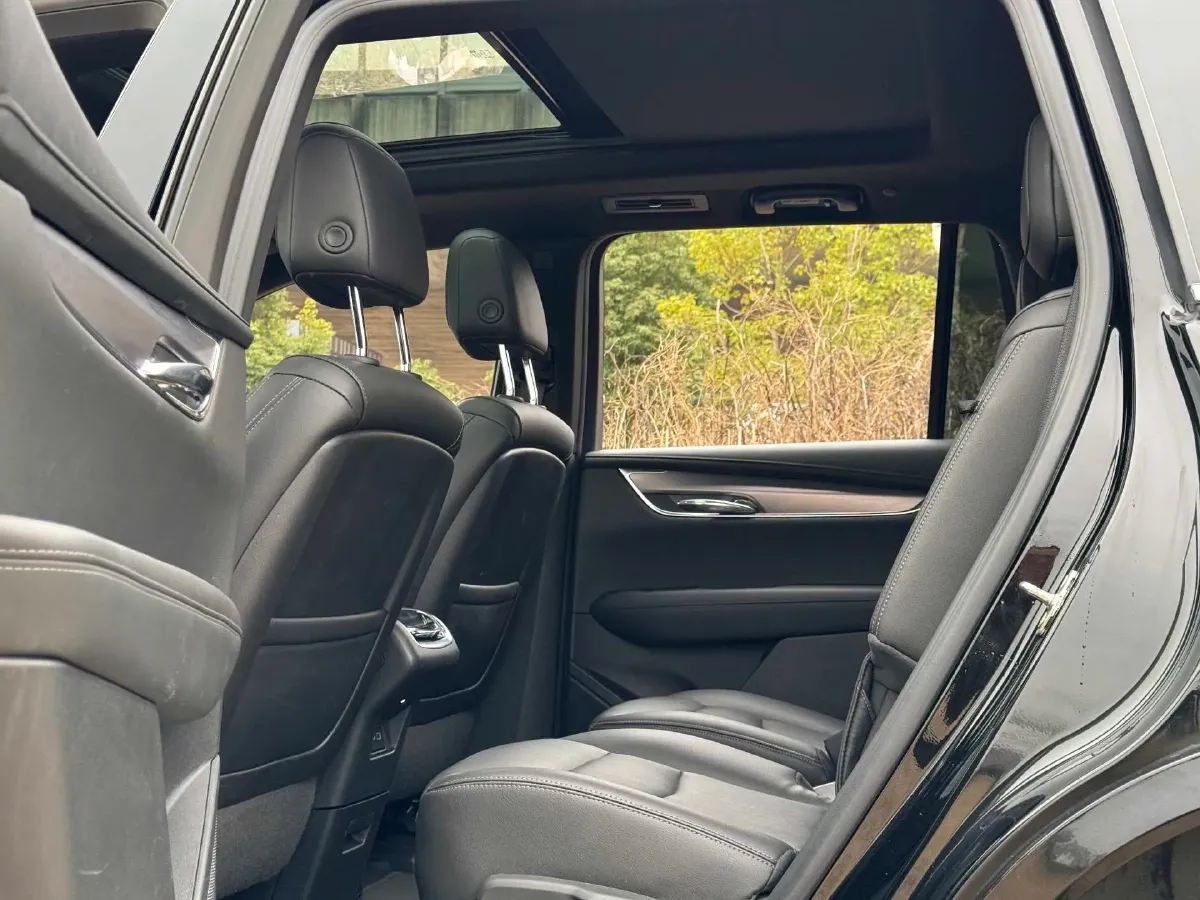 2022 Cadillac XT6 2.0T 237HP L4 9AT,autocango,china used car exporter,china ev exporter,chinese used car exporter,chinese used ev exporter