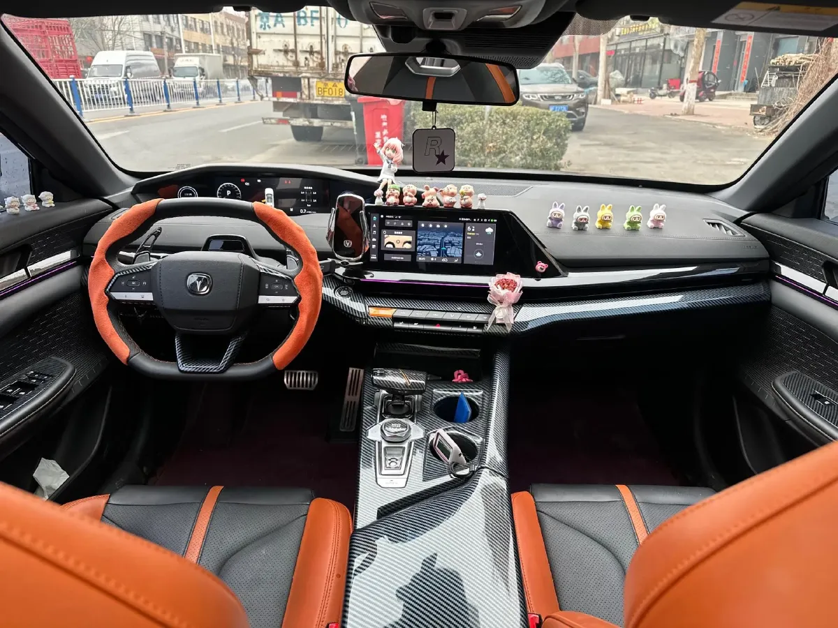 2024 ChangAn UNI-V 1.5T 188HP L4 7DCT,autocango,china used car exporter,china ev exporter,chinese used car exporter,chinese used ev exporter