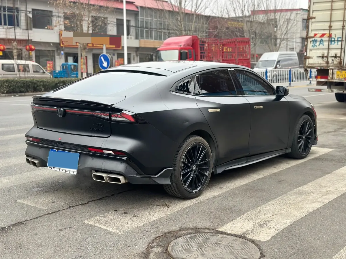 2024 ChangAn UNI-V 1.5T 188HP L4 7DCT,autocango,china used car exporter,china ev exporter,chinese used car exporter,chinese used ev exporter