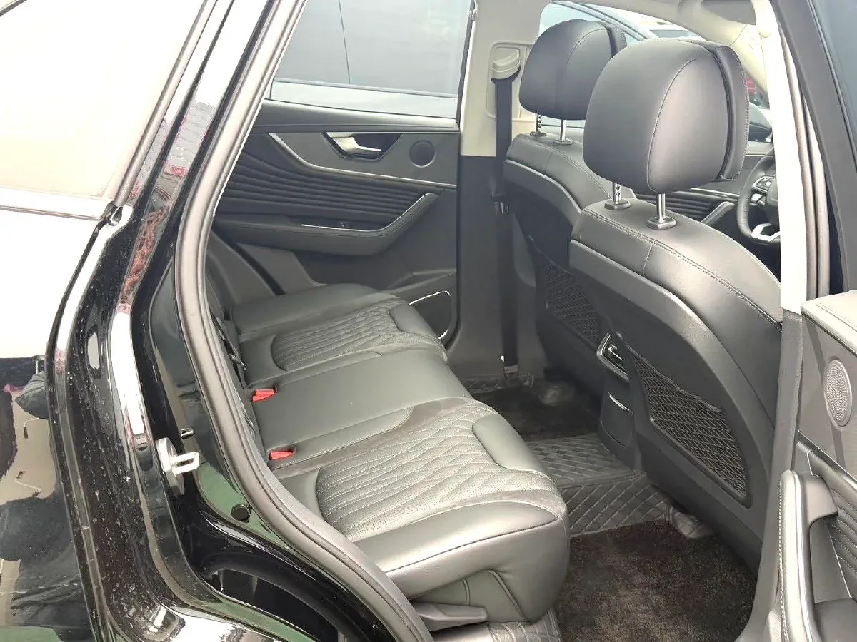 2023 HongQi HS5 2.0T 252HP L4 8AT,autocango,china used car exporter,china ev exporter,chinese used car exporter,chinese used ev exporter