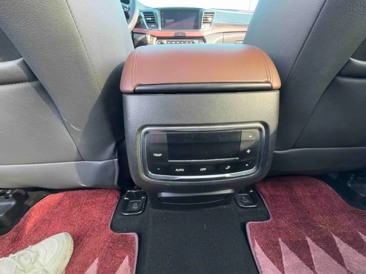 2017 GAC Trumpchi GS8 2.0T 201HP L4 6AT,autocango,china used car exporter,china ev exporter,chinese used car exporter,chinese used ev exporter