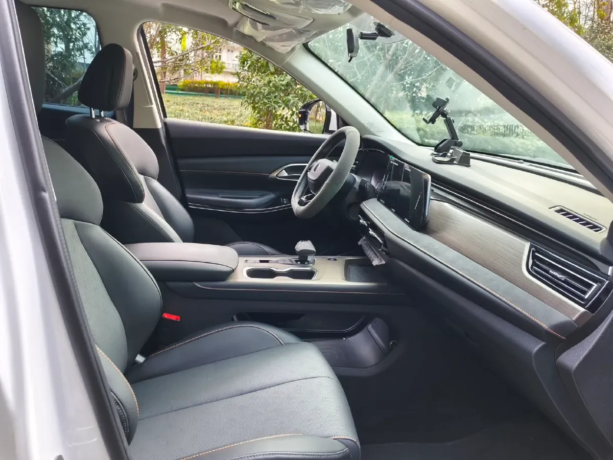 2024 ChangAn X7 PLUS 1.5T 188HP L4 7DCT,autocango,china used car exporter,china ev exporter,chinese used car exporter,chinese used ev exporter