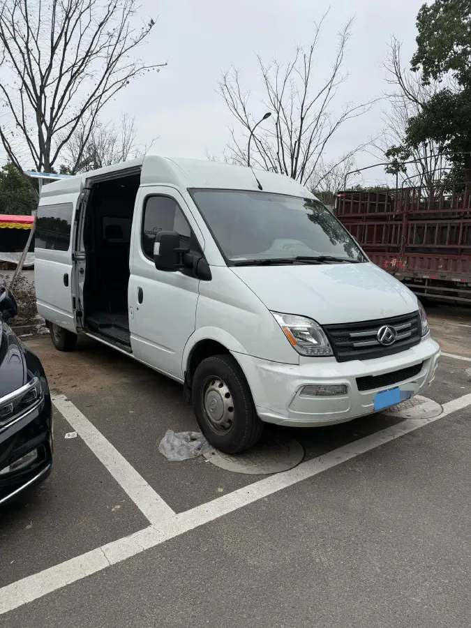 2021 MAXUS XinTu V80 2.0T 127HP L4 6MT,autocango,china used car exporter,china ev exporter,chinese used car exporter,chinese used ev exporter