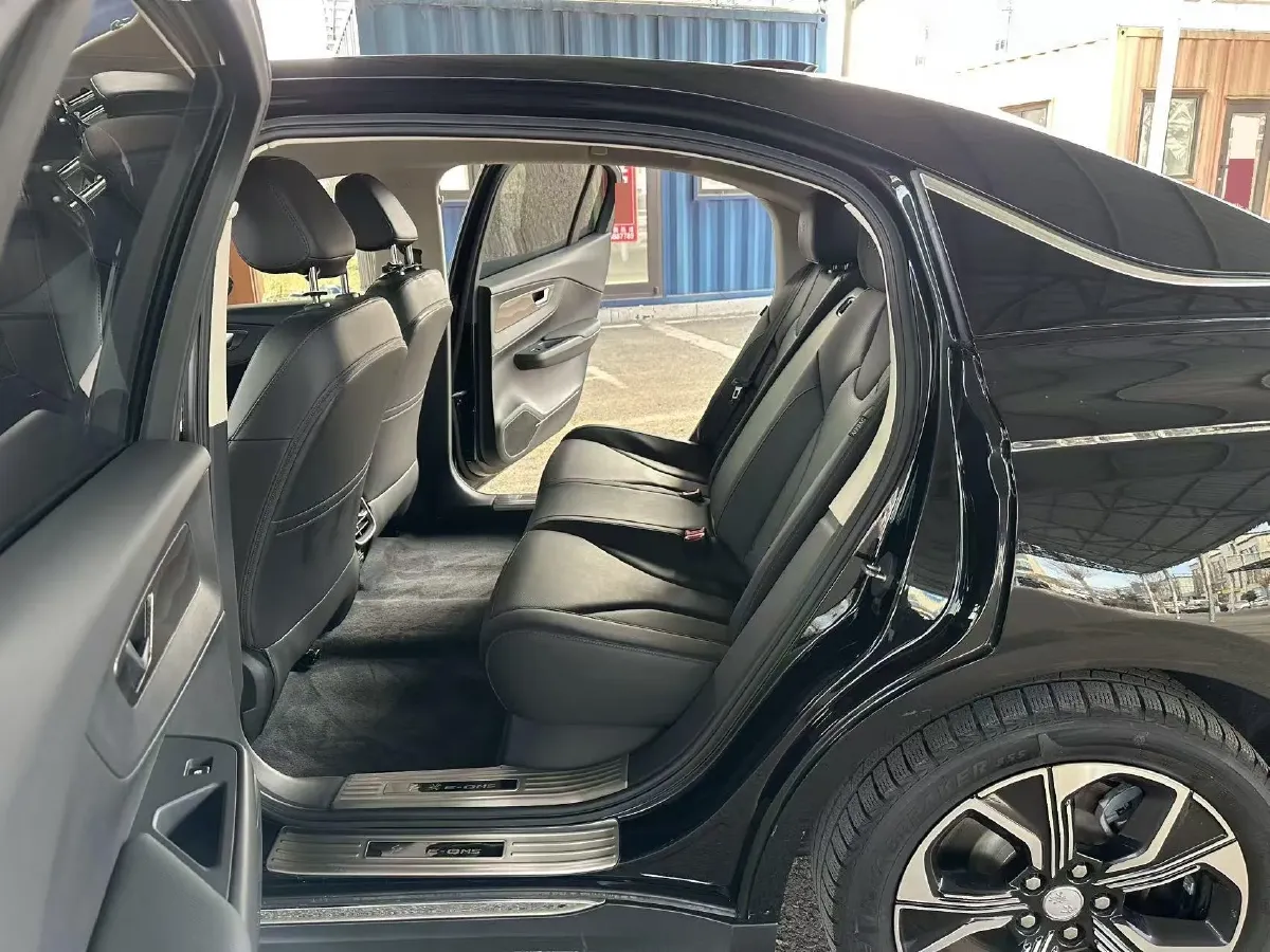 2023 HongQi E-QM5 BEV 54KWH,autocango,china used car exporter,china ev exporter,chinese used car exporter,chinese used ev exporter