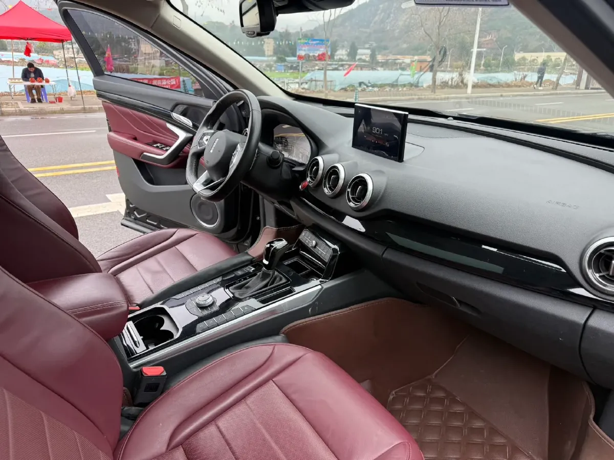 2017 WEY VV7 2.0T 234HP L4 7DCT,autocango,china used car exporter,china ev exporter,chinese used car exporter,chinese used ev exporter