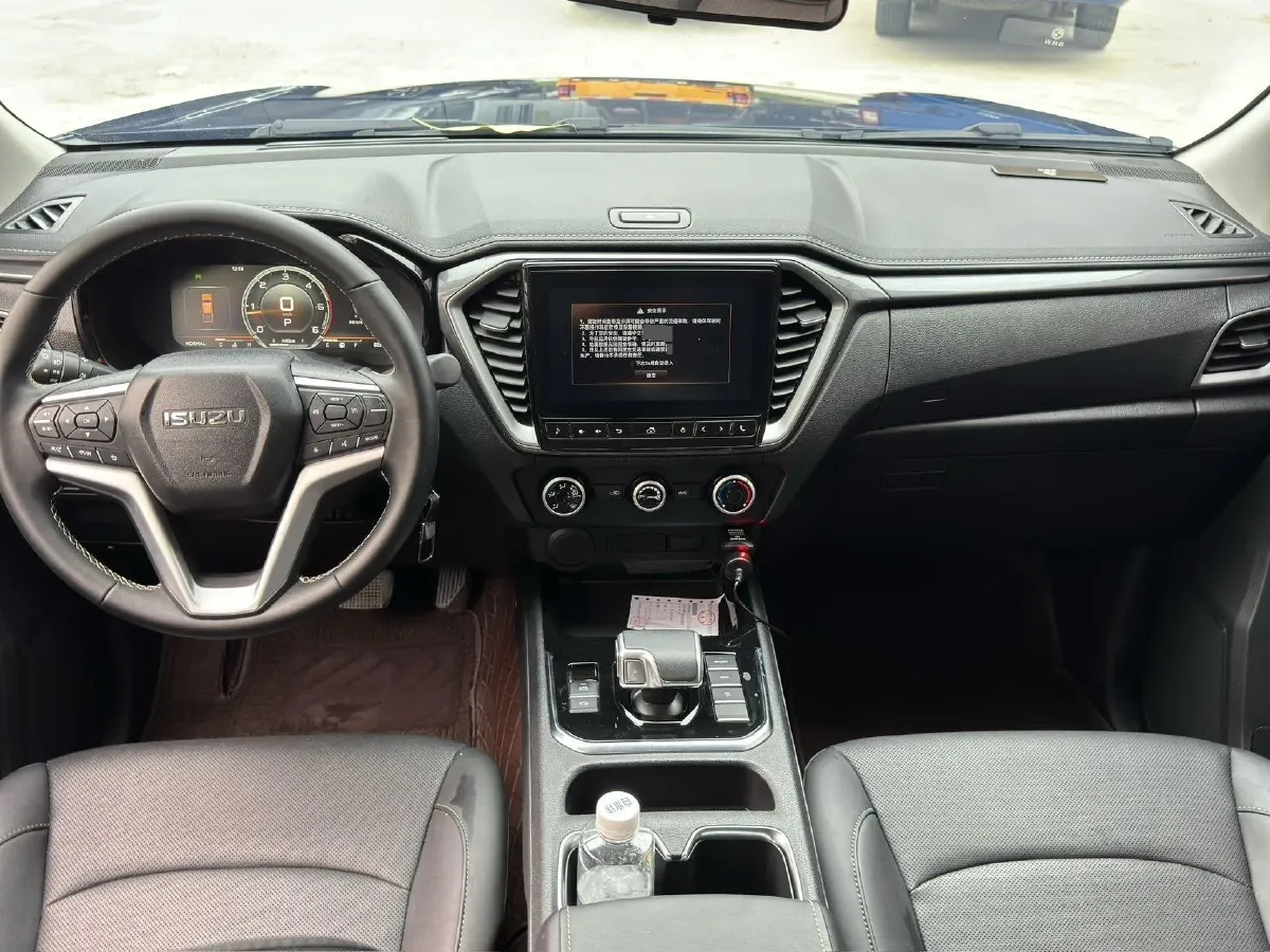 2024 Isuzu Jim 2.5T 143HP L4 8AT,autocango,china used car exporter,china ev exporter,chinese used car exporter,chinese used ev exporter