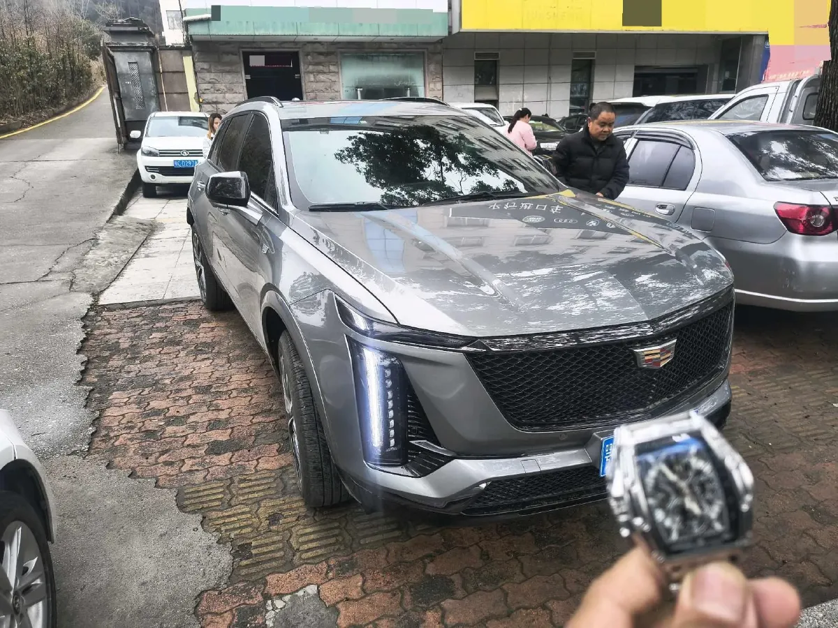 2025 Cadillac XT5 2.0T 237HP L4 9AT,autocango,china used car exporter,china ev exporter,chinese used car exporter,chinese used ev exporter