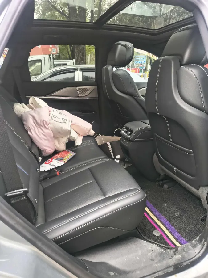 2025 Cadillac XT5 2.0T 237HP L4 9AT,autocango,china used car exporter,china ev exporter,chinese used car exporter,chinese used ev exporter