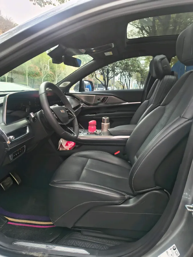 2025 Cadillac XT5 2.0T 237HP L4 9AT,autocango,china used car exporter,china ev exporter,chinese used car exporter,chinese used ev exporter