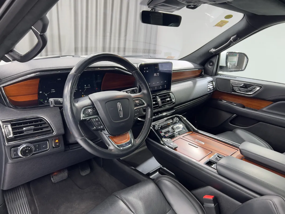 2019 Lincoln Navigator 3.5T 388HP V6 10AT,autocango,china used car exporter,china ev exporter,chinese used car exporter,chinese used ev exporter