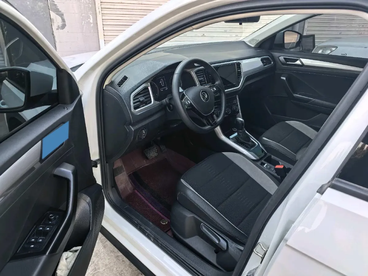 2022 Volkswagen T-Roc 1.4T 150HP L4 7DCT,autocango,china used car exporter,china ev exporter,chinese used car exporter,chinese used ev exporter