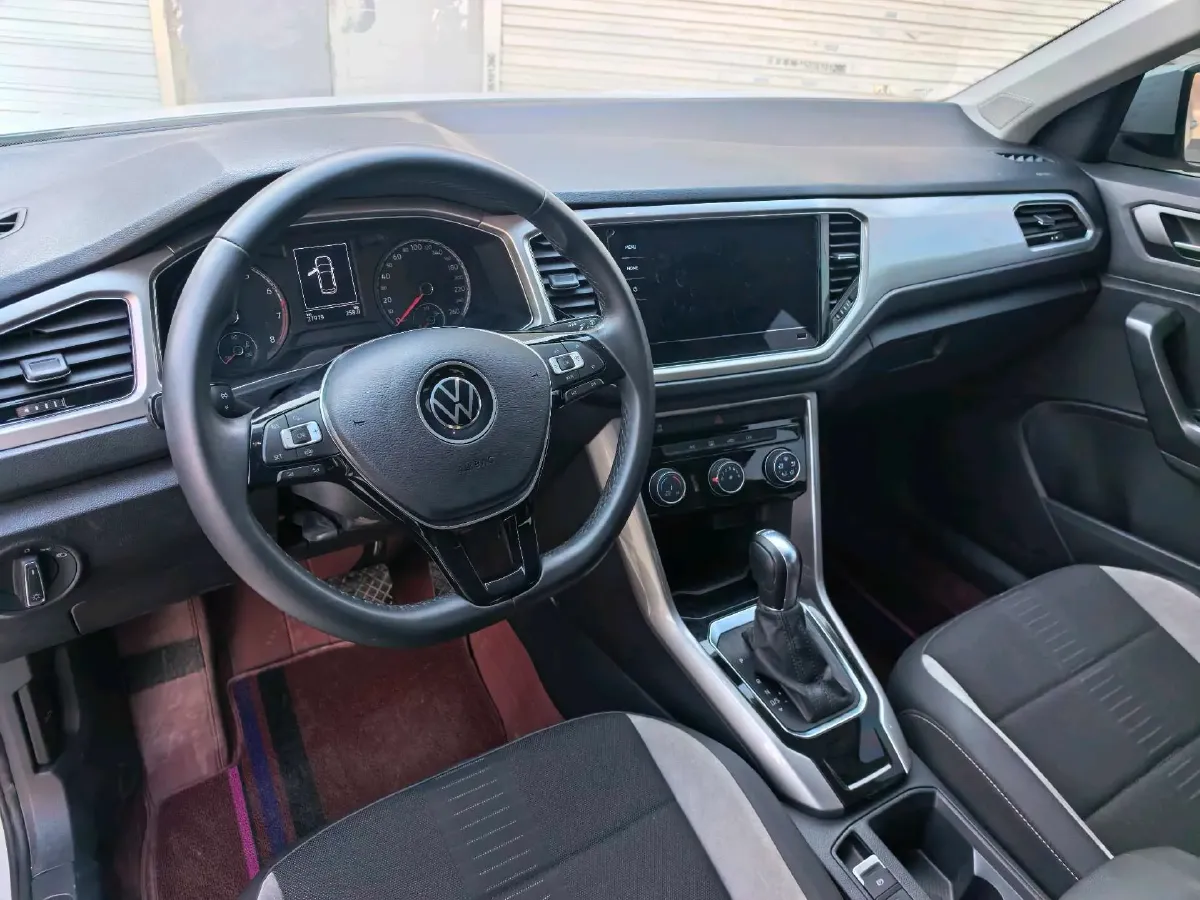 2022 Volkswagen T-Roc 1.4T 150HP L4 7DCT,autocango,china used car exporter,china ev exporter,chinese used car exporter,chinese used ev exporter