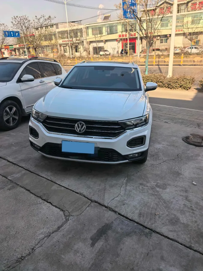 2022 Volkswagen T-Roc 1.4T 150HP L4 7DCT,autocango,china used car exporter,china ev exporter,chinese used car exporter,chinese used ev exporter