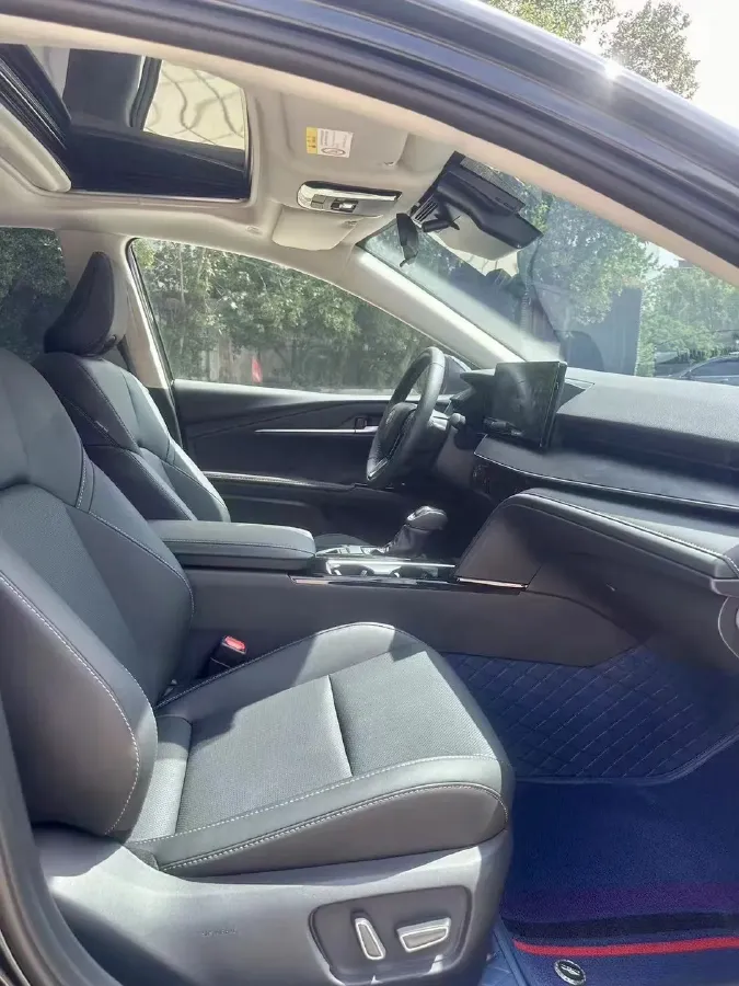 2024 Toyota Camry 2.0L 152HP L4 E-CVT Hybrid,autocango,china used car exporter,china ev exporter,chinese used car exporter,chinese used ev exporter