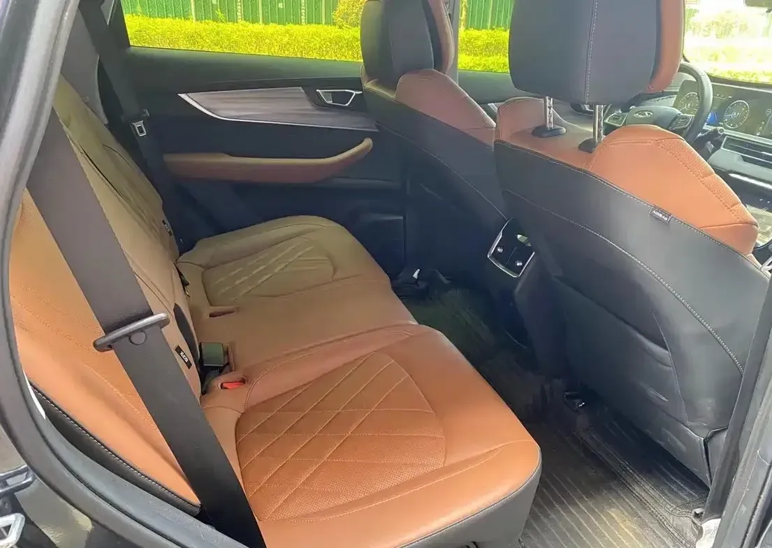 2022 ChangAn CS75 Plus 2.0T 233HP L4 8AT,autocango,china used car exporter,china ev exporter,chinese used car exporter,chinese used ev exporter