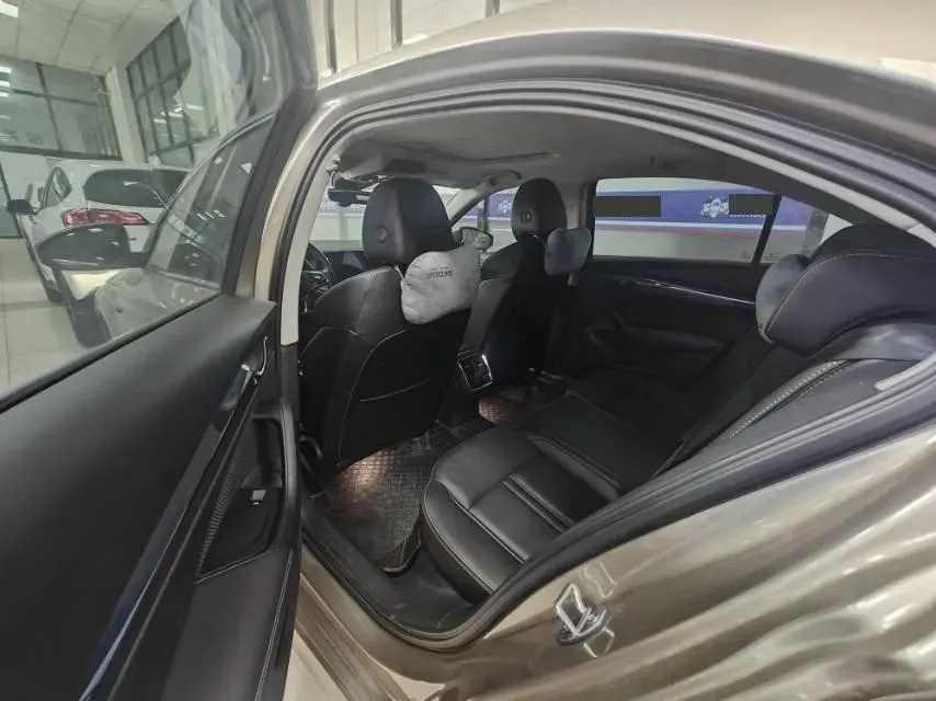 2021 Skoda Octavia 1.4T 150HP L4 7DCT,autocango,china used car exporter,china ev exporter,chinese used car exporter,chinese used ev exporter