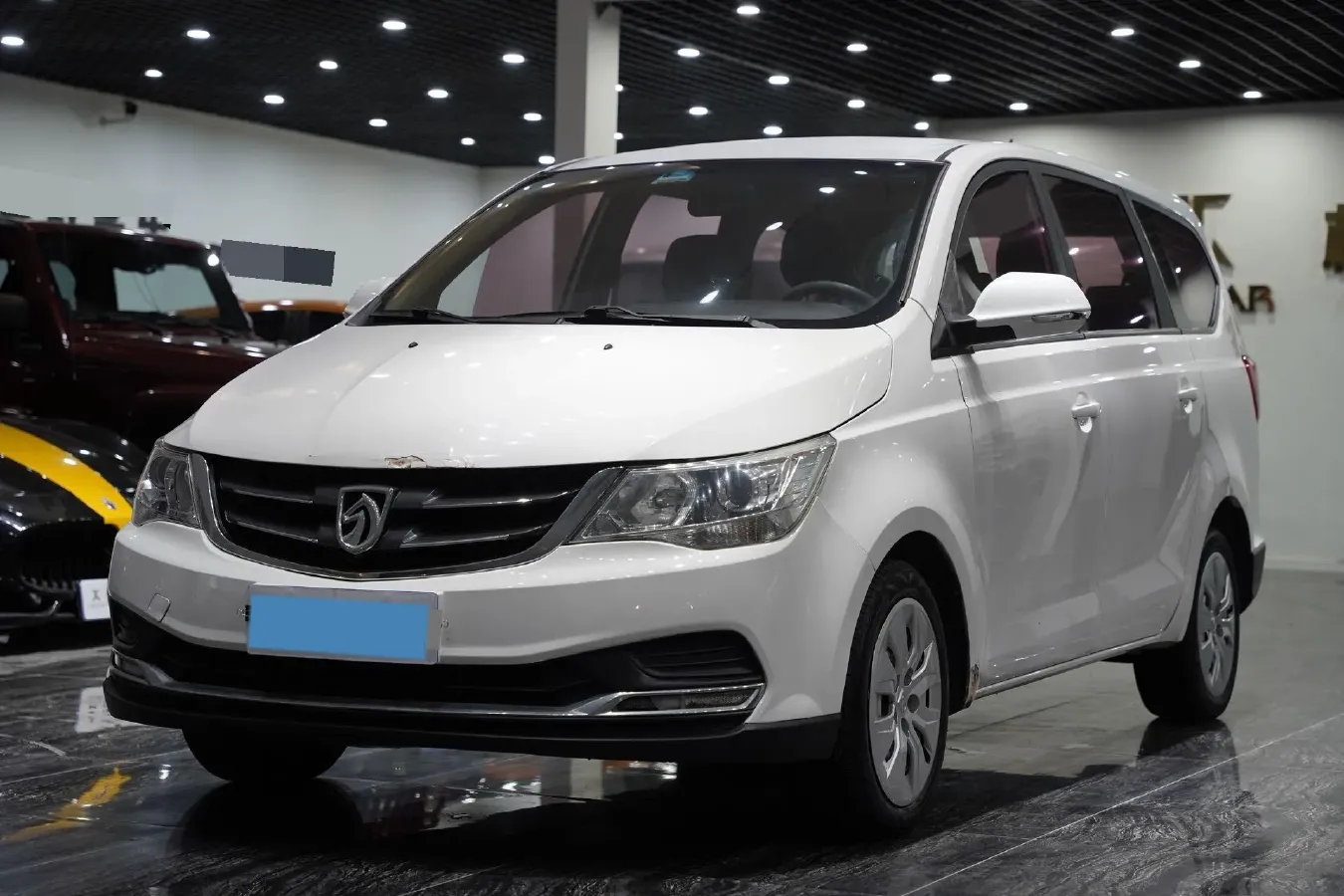 2019 BaoJun 730 1.5L 105HP L4 6MT,autocango,china used car exporter,china ev exporter,chinese used car exporter,chinese used ev exporter