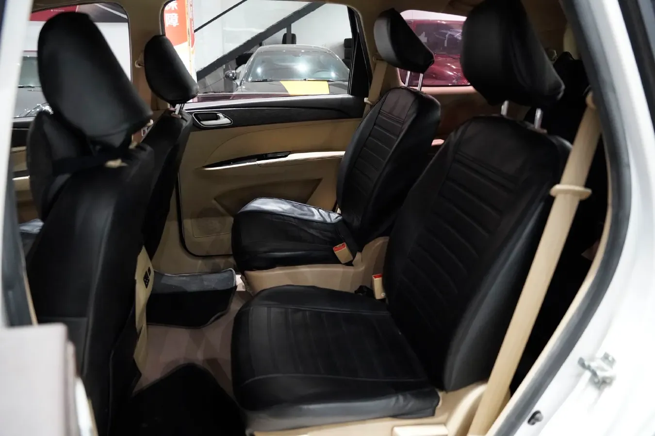 2019 BaoJun 730 1.5L 105HP L4 6MT,autocango,china used car exporter,china ev exporter,chinese used car exporter,chinese used ev exporter