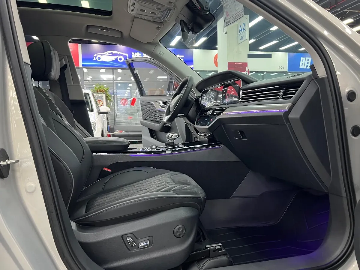 2022 HongQi HS5 2.0T 224HP L4 6AT,autocango,china used car exporter,china ev exporter,chinese used car exporter,chinese used ev exporter