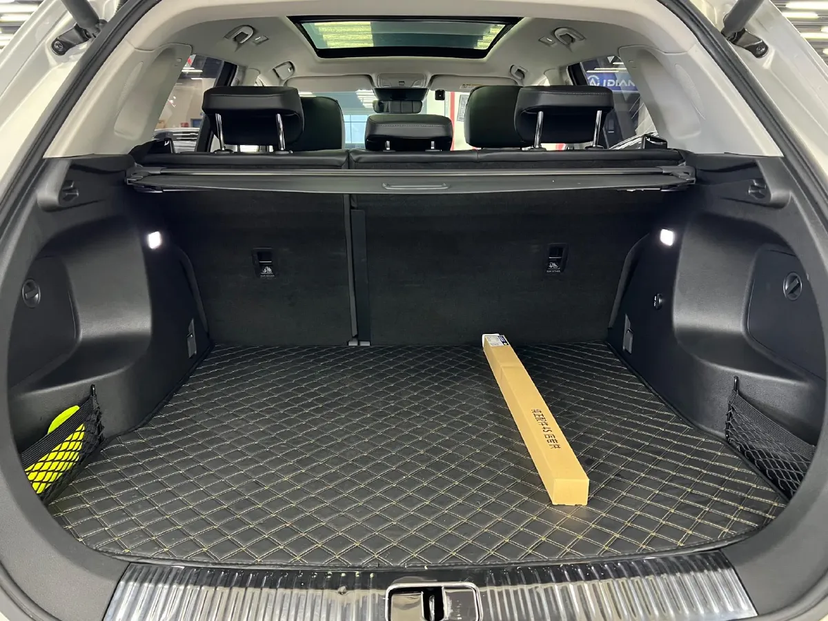 2022 HongQi HS5 2.0T 224HP L4 6AT,autocango,china used car exporter,china ev exporter,chinese used car exporter,chinese used ev exporter