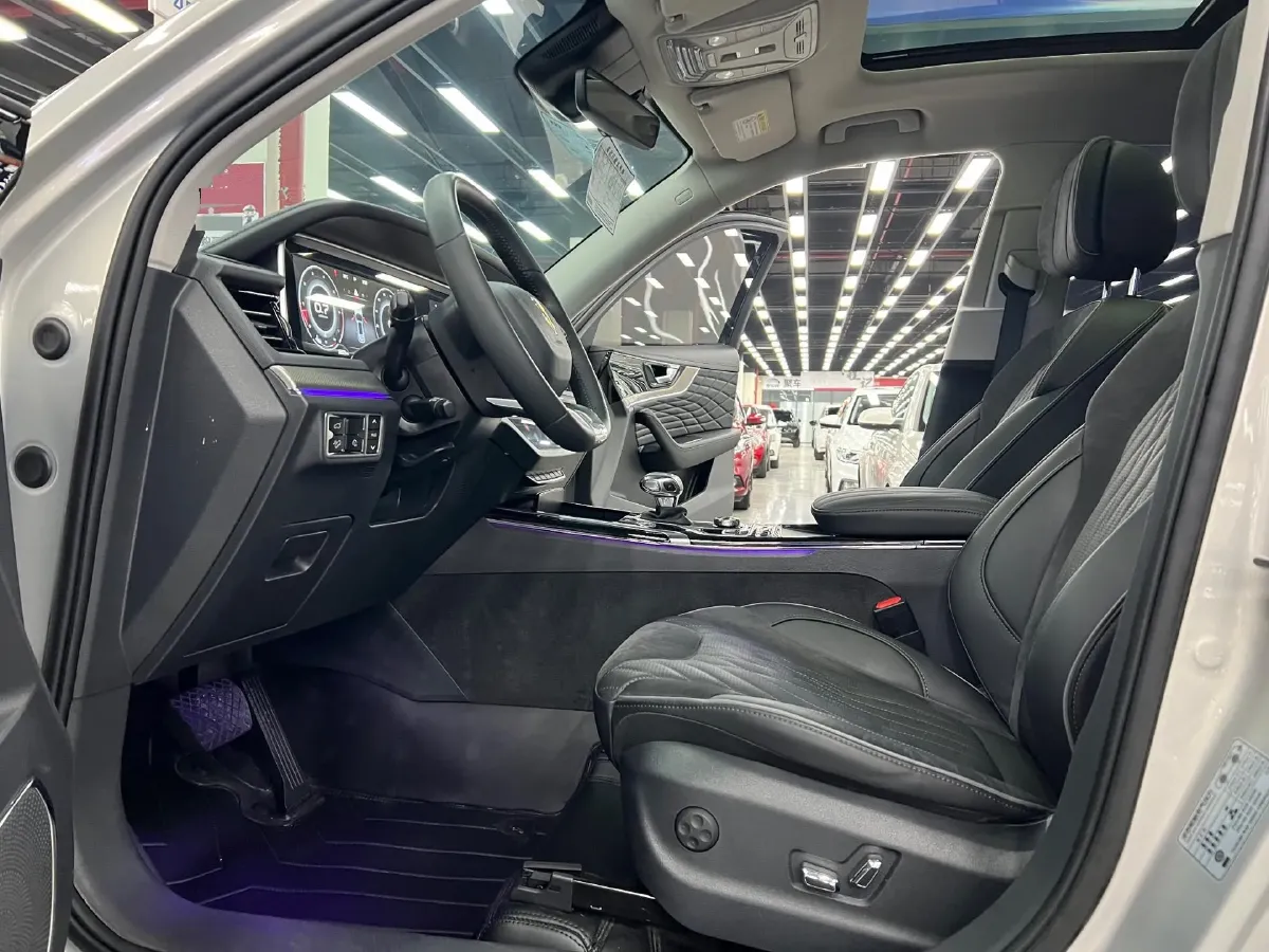 2022 HongQi HS5 2.0T 224HP L4 6AT,autocango,china used car exporter,china ev exporter,chinese used car exporter,chinese used ev exporter