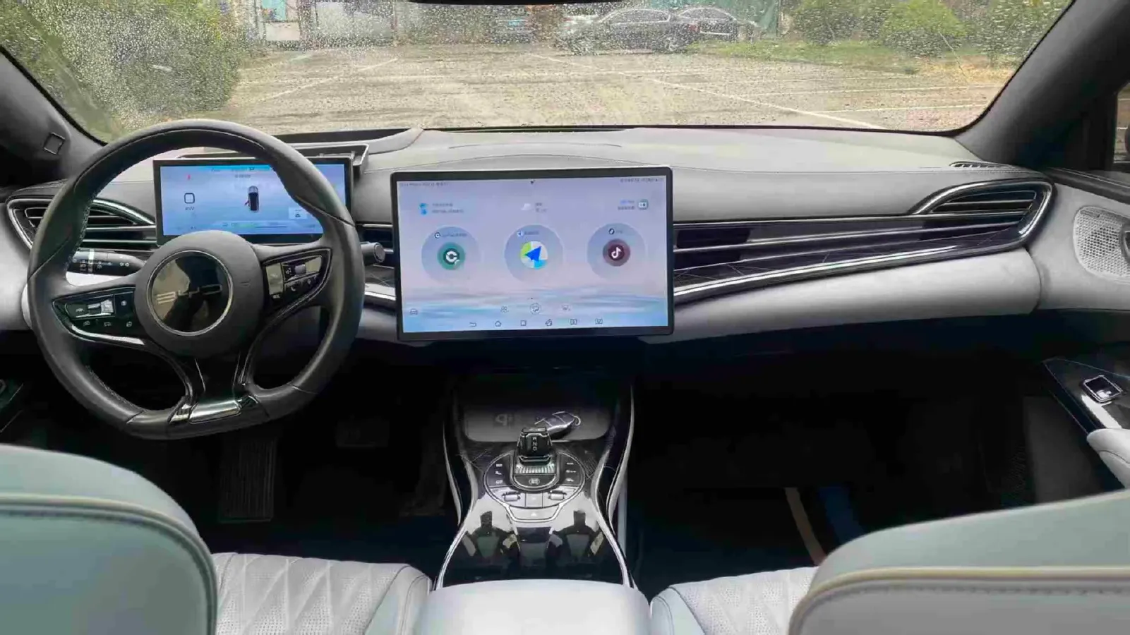 2022 AITO AITO M5 Range Extended 125HP REEV 40KWH,autocango,china used car exporter,china ev exporter,chinese used car exporter,chinese used ev exporter