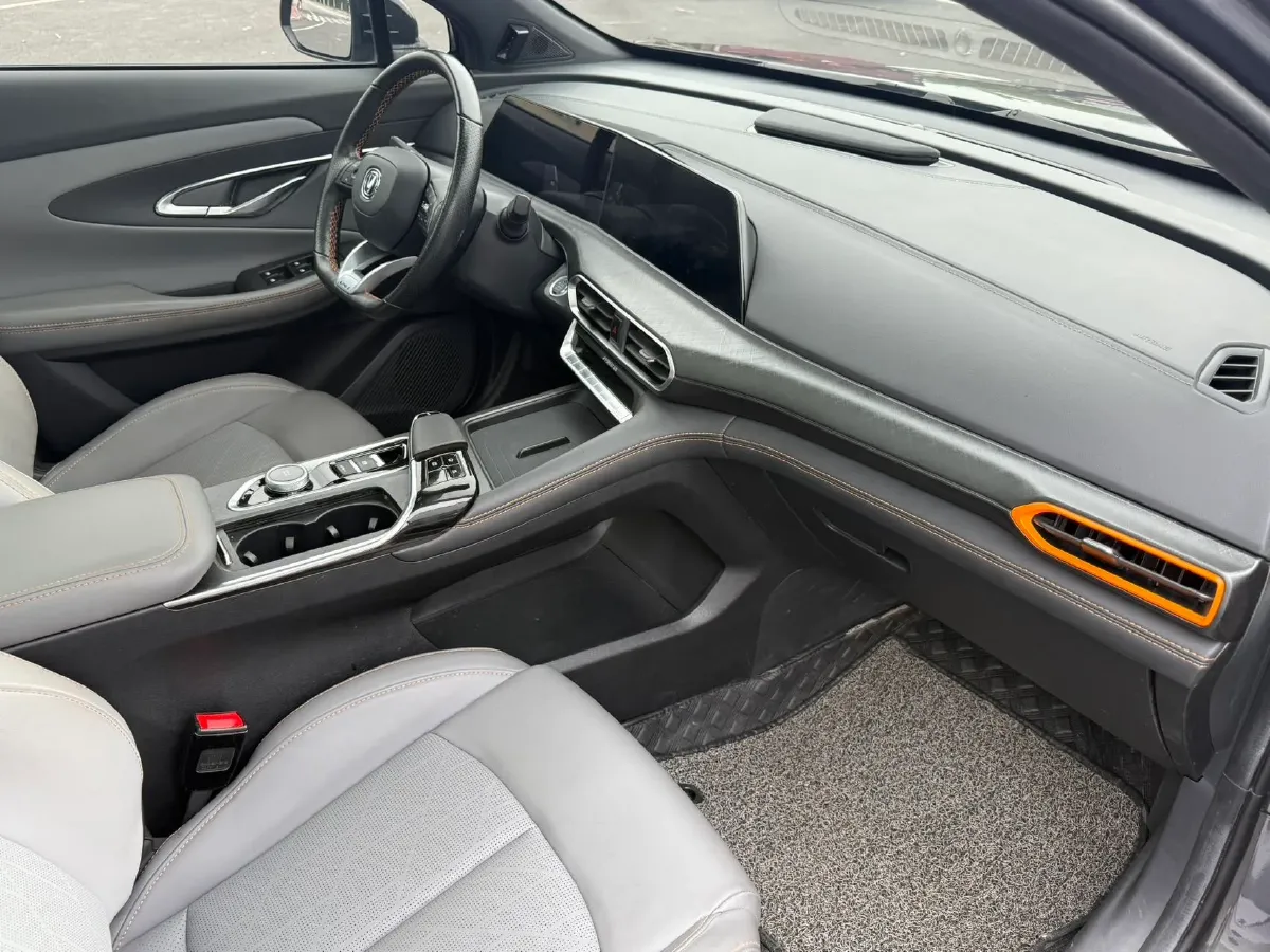 2022 ChangAn UNI-T 1.5T 188HP L4 7DCT,autocango,china used car exporter,china ev exporter,chinese used car exporter,chinese used ev exporter