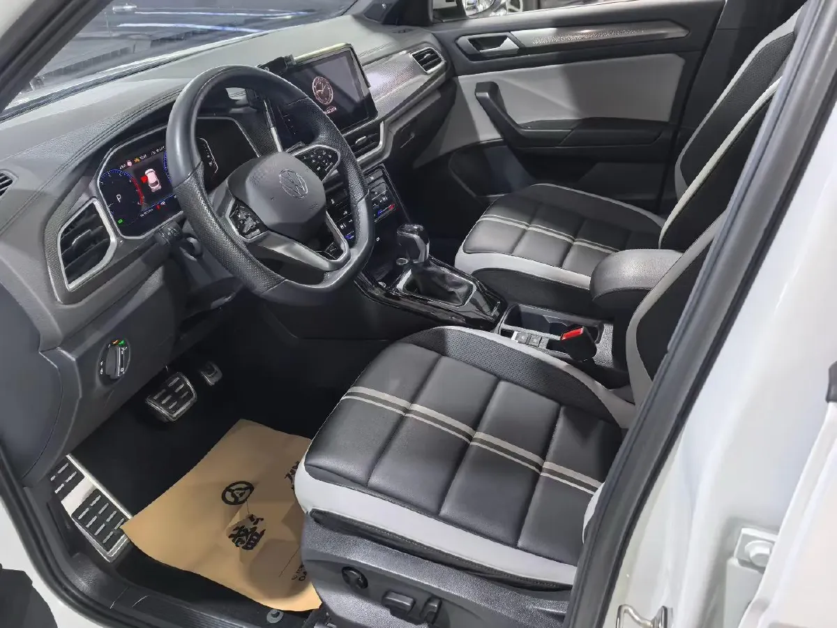 2023 Volkswagen T-Roc 1.5T 160HP L4 7DCT,autocango,china used car exporter,china ev exporter,chinese used car exporter,chinese used ev exporter