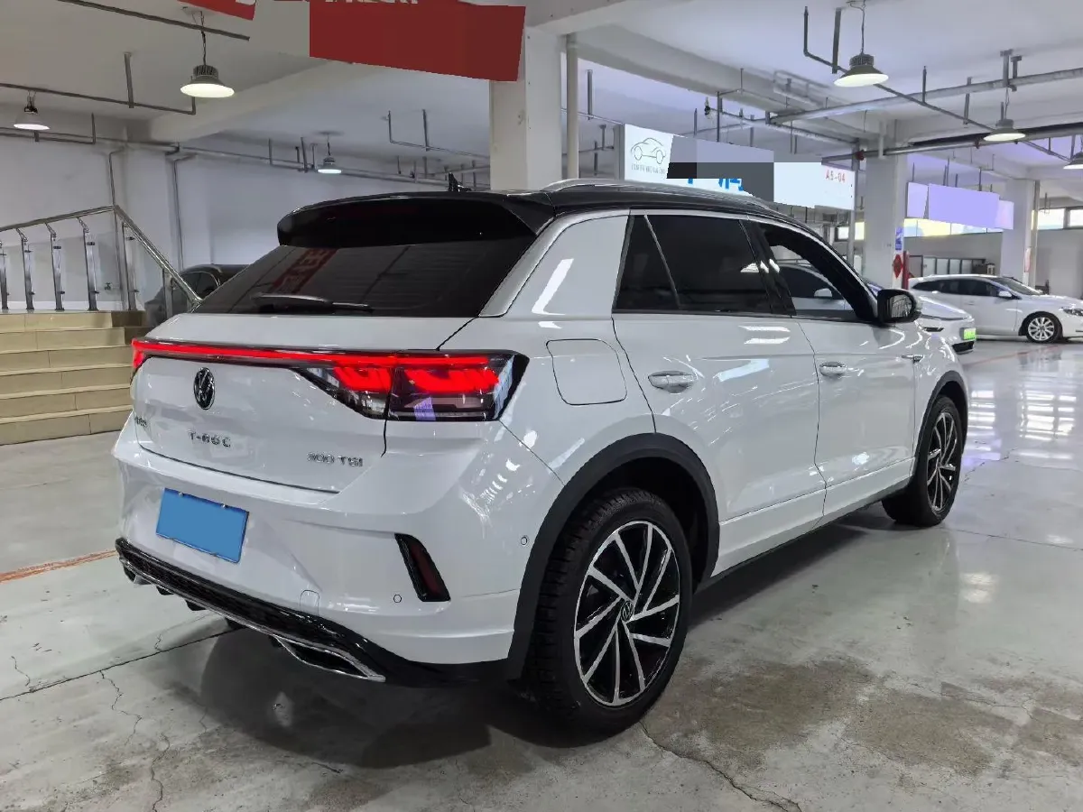 2023 Volkswagen T-Roc 1.5T 160HP L4 7DCT,autocango,china used car exporter,china ev exporter,chinese used car exporter,chinese used ev exporter