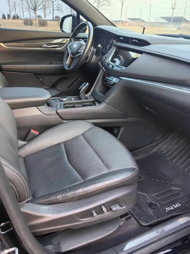 2023 Cadillac XT5 2.0T 237HP L4 9AT,autocango,china used car exporter,china ev exporter,chinese used car exporter,chinese used ev exporter