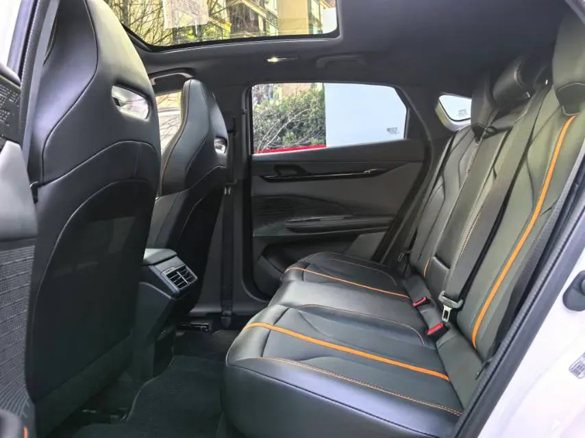 2024 ChangAn UNI-V 1.5T 188HP L4 7DCT,autocango,china used car exporter,china ev exporter,chinese used car exporter,chinese used ev exporter