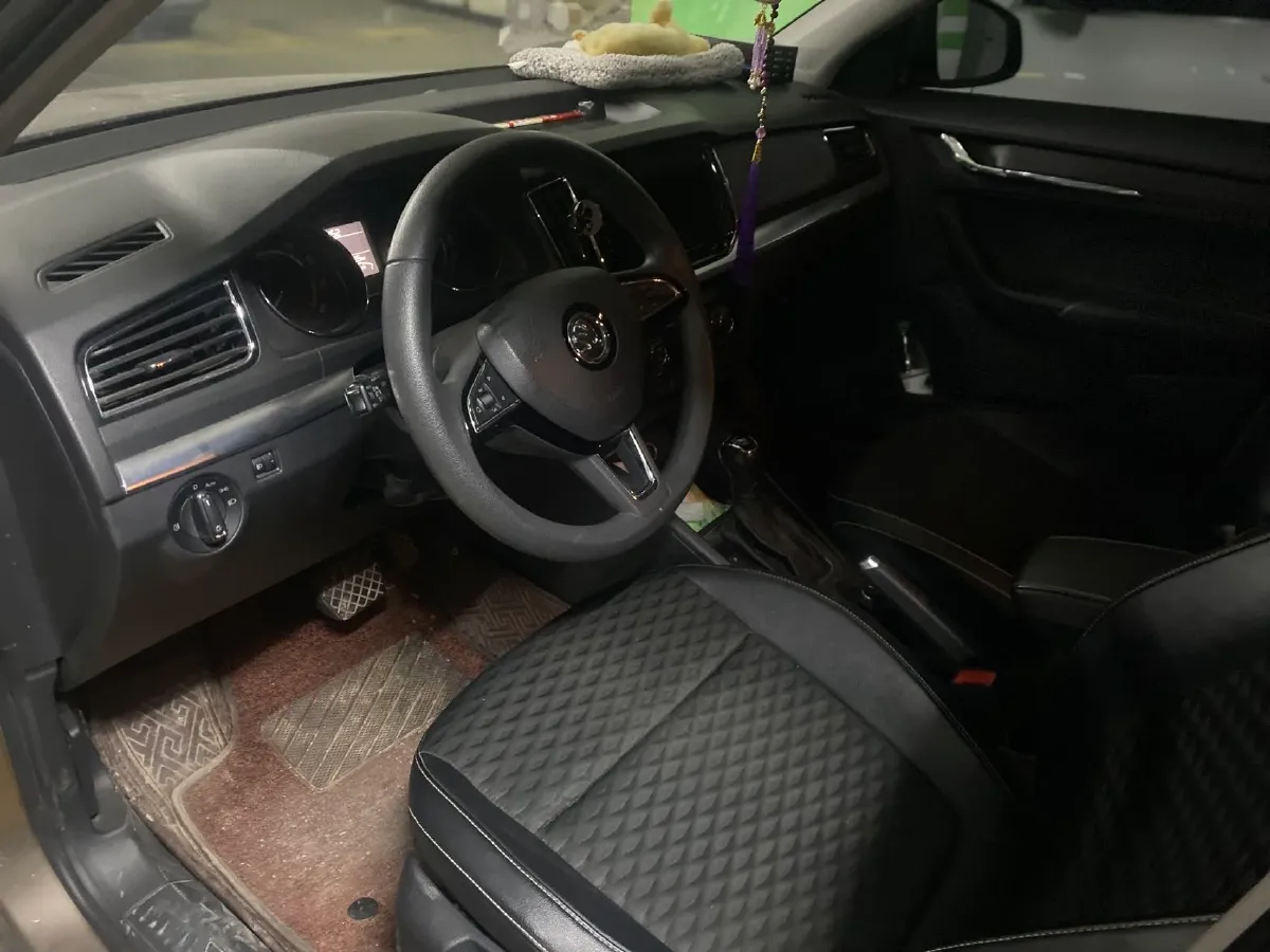 2020 Skoda Kamiq 1.5L 112HP L4 6AT,autocango,china used car exporter,china ev exporter,chinese used car exporter,chinese used ev exporter