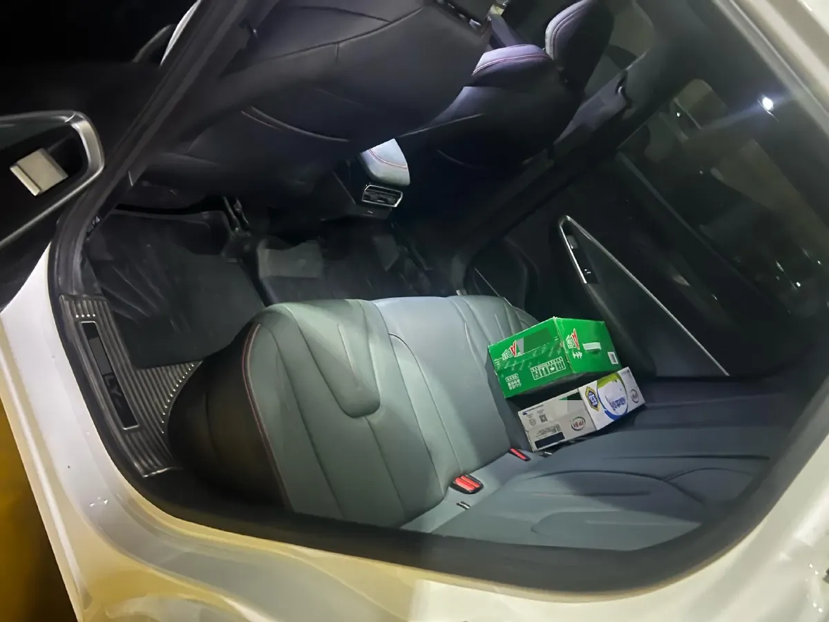 2024 Geely Azkarra 1.5T 181HP L4 7DCT,autocango,china used car exporter,china ev exporter,chinese used car exporter,chinese used ev exporter