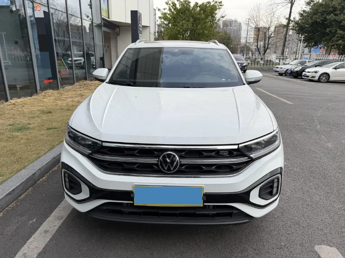 2023 Volkswagen T-Roc 1.5T 160HP L4 7DCT,autocango,china used car exporter,china ev exporter,chinese used car exporter,chinese used ev exporter
