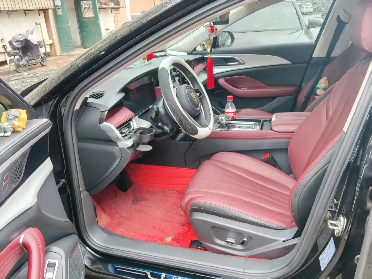 2025 HongQi H5 2.0T 224HP L4 8AT,autocango,china used car exporter,china ev exporter,chinese used car exporter,chinese used ev exporter