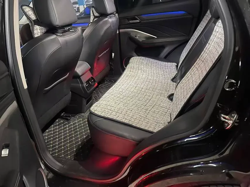 2021 WEY VV6 2.0T 227HP L4 7DCT,autocango,china used car exporter,china ev exporter,chinese used car exporter,chinese used ev exporter