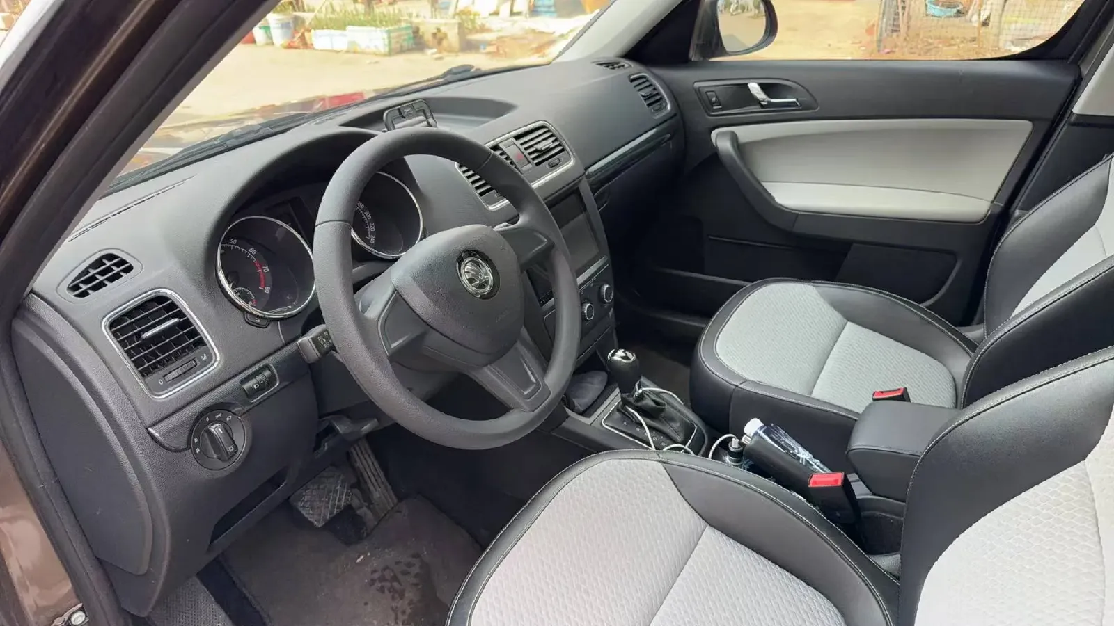 2017 Skoda Yeti 1.4T 150HP L4 7DCT,autocango,china used car exporter,china ev exporter,chinese used car exporter,chinese used ev exporter