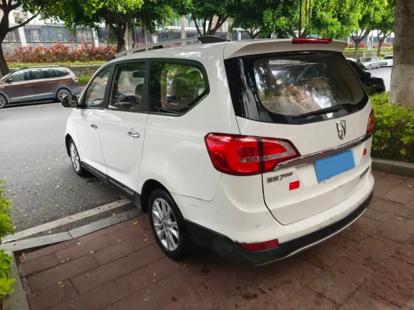 2016 BaoJun 730 1.5L 112HP L4 5MT,autocango,china used car exporter,china ev exporter,chinese used car exporter,chinese used ev exporter