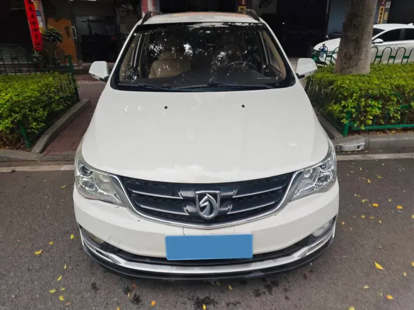 2016 BaoJun 730 1.5L 112HP L4 5MT,autocango,china used car exporter,china ev exporter,chinese used car exporter,chinese used ev exporter