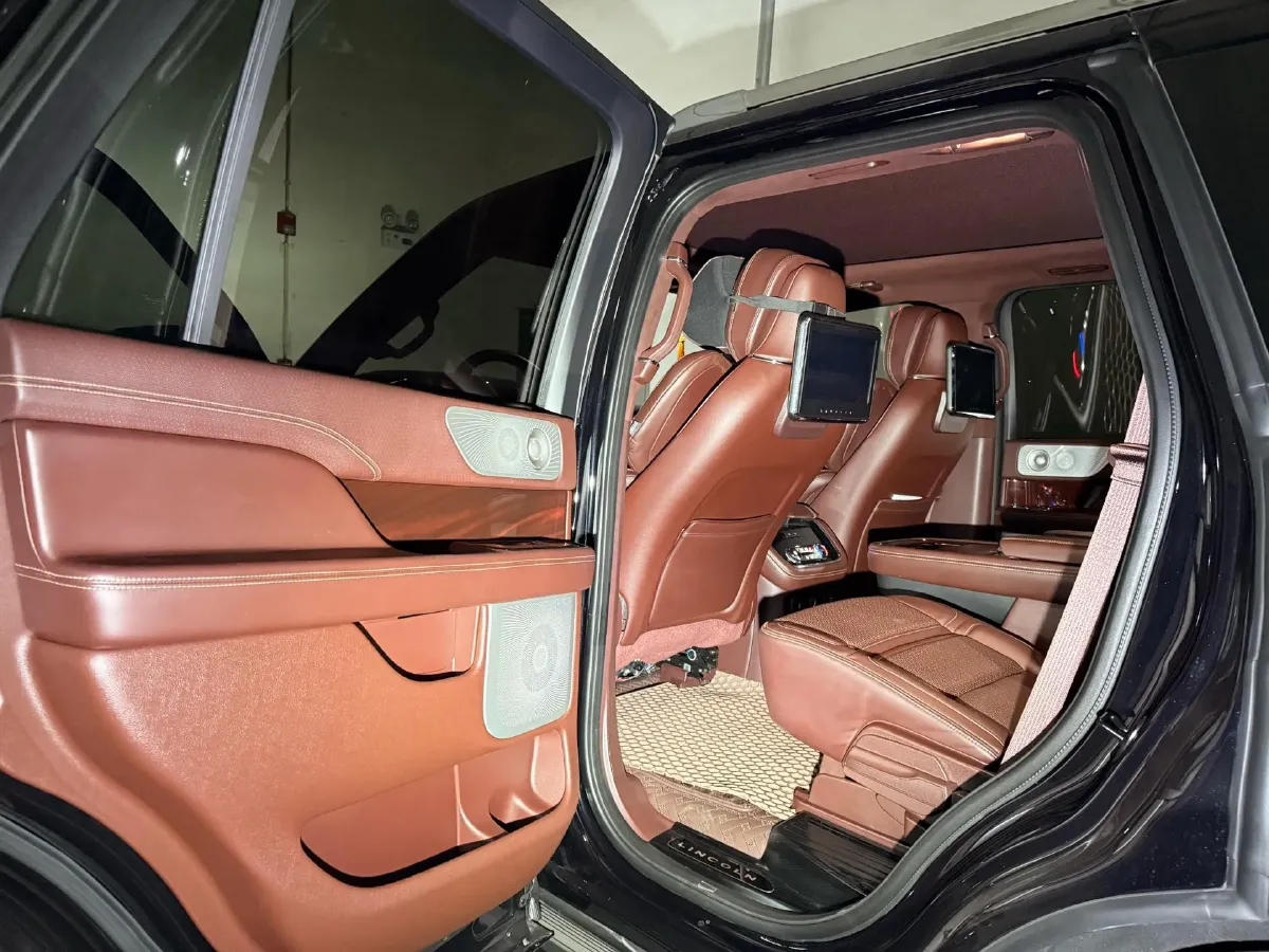 2019 Lincoln Navigator 3.5T 388HP V6 10AT,autocango,china used car exporter,china ev exporter,chinese used car exporter,chinese used ev exporter