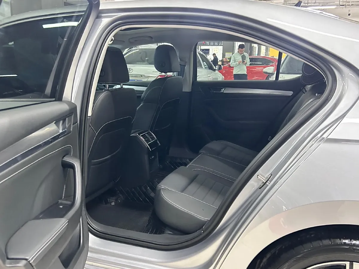 2023 Skoda Superb 1.4T 150HP L4 7DCT,autocango,china used car exporter,china ev exporter,chinese used car exporter,chinese used ev exporter