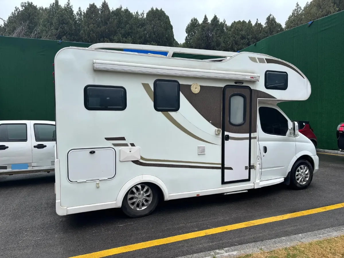 2020 MAXUS XinTu V80 2.0T 139HP L4 6MT,autocango,china used car exporter,china ev exporter,chinese used car exporter,chinese used ev exporter