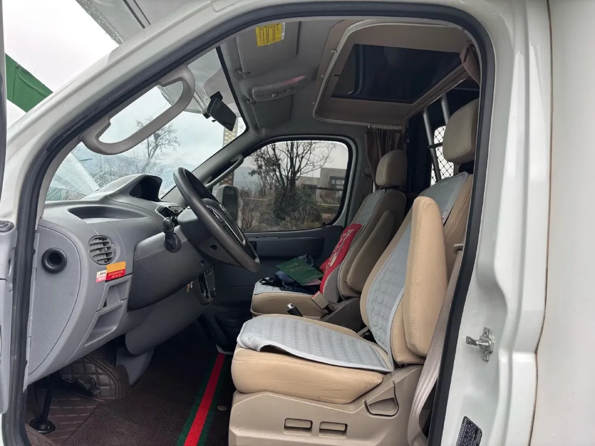 2020 MAXUS XinTu V80 2.0T 139HP L4 6MT,autocango,china used car exporter,china ev exporter,chinese used car exporter,chinese used ev exporter