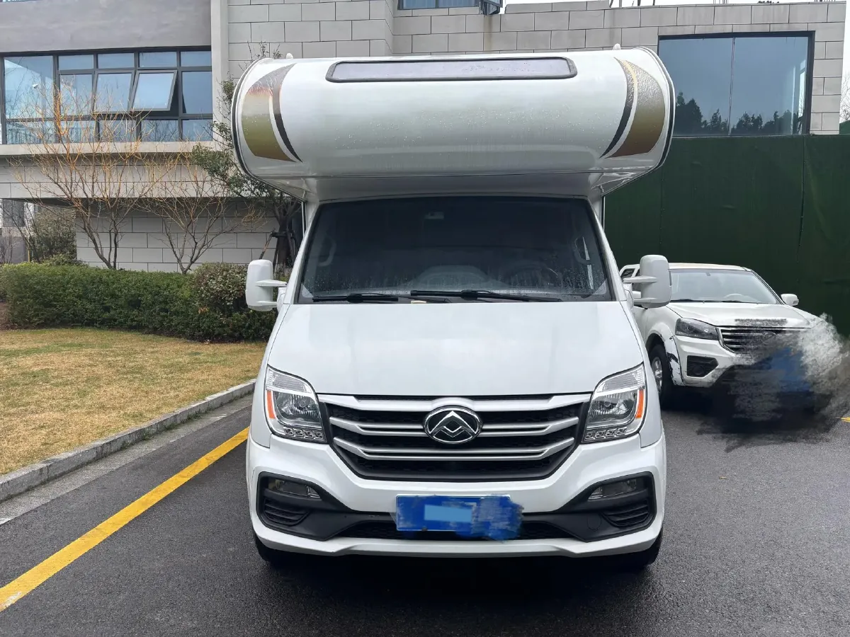 2020 MAXUS XinTu V80 2.0T 139HP L4 6MT,autocango,china used car exporter,china ev exporter,chinese used car exporter,chinese used ev exporter