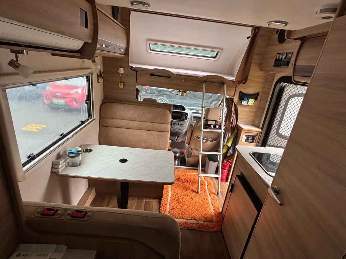 2020 MAXUS XinTu V80 2.0T 139HP L4 6MT,autocango,china used car exporter,china ev exporter,chinese used car exporter,chinese used ev exporter