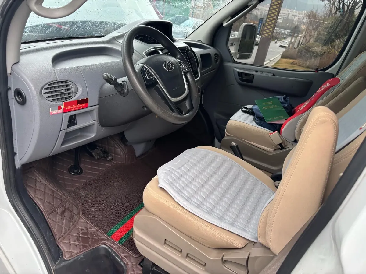 2020 MAXUS XinTu V80 2.0T 139HP L4 6MT,autocango,china used car exporter,china ev exporter,chinese used car exporter,chinese used ev exporter