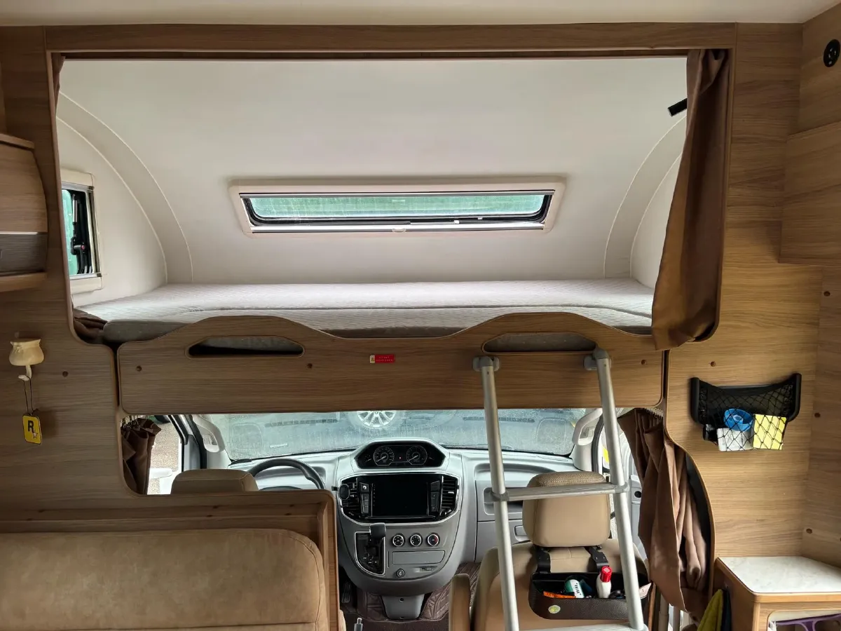 2020 MAXUS XinTu V80 2.0T 139HP L4 6MT,autocango,china used car exporter,china ev exporter,chinese used car exporter,chinese used ev exporter