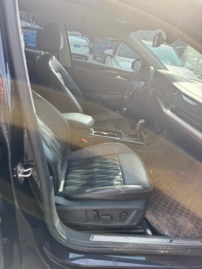 2019 Volvo V40 1.5T 152HP L4 6AT,autocango,china used car exporter,china ev exporter,chinese used car exporter,chinese used ev exporter