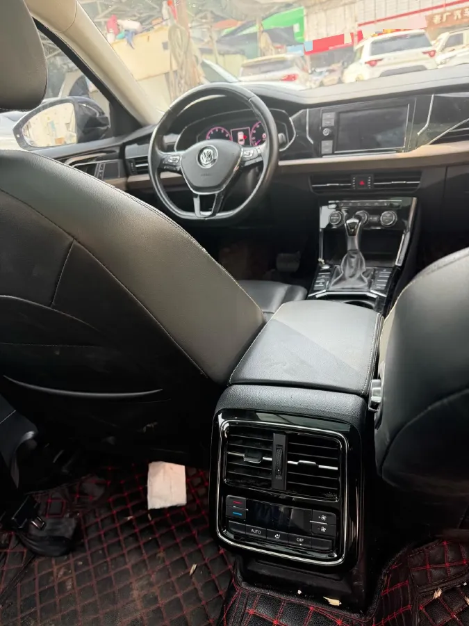 2019 Volvo V40 1.5T 152HP L4 6AT,autocango,china used car exporter,china ev exporter,chinese used car exporter,chinese used ev exporter